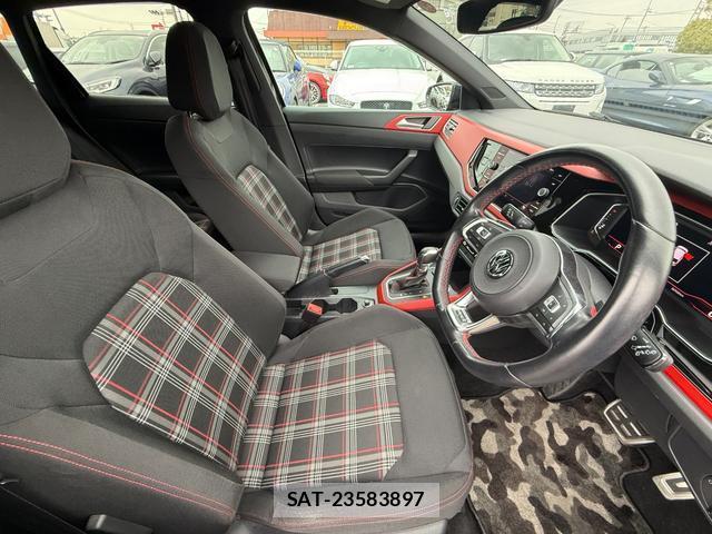 VolksWagen POLO 2019-11 8008433-4