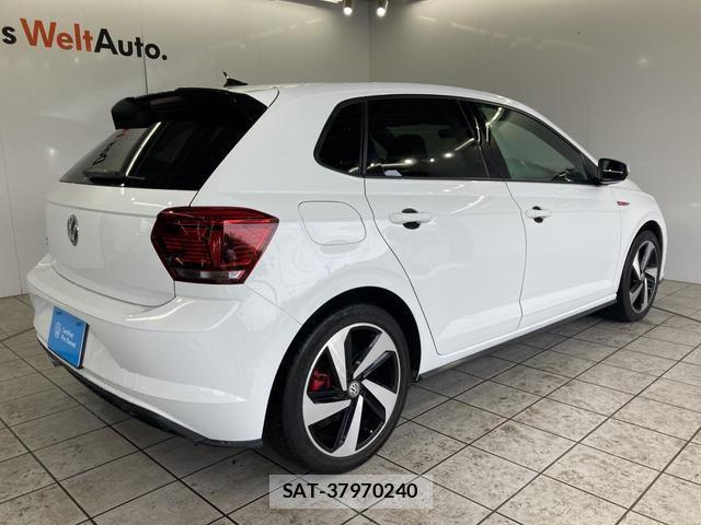 VolksWagen POLO 2018-06 8009452-16