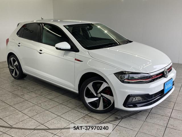 VolksWagen POLO 2018-06 8009452-17