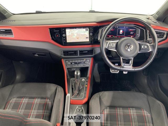 VolksWagen POLO 2018-06 8009452-2