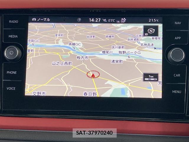VolksWagen POLO 2018-06 8009452-4