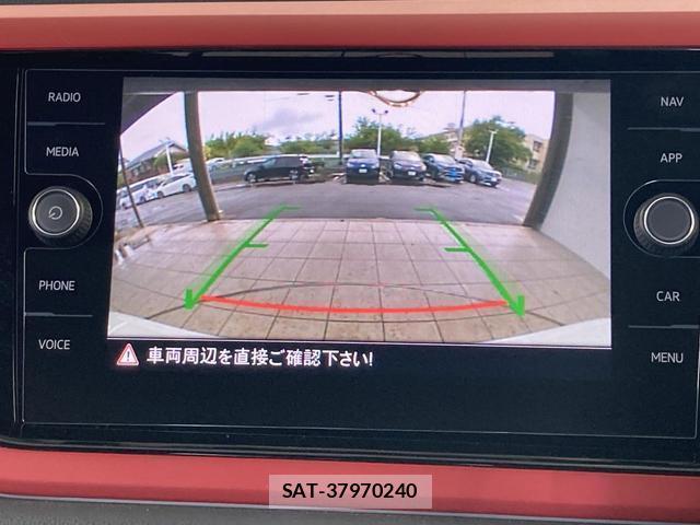 VolksWagen POLO 2018-06 8009452-5