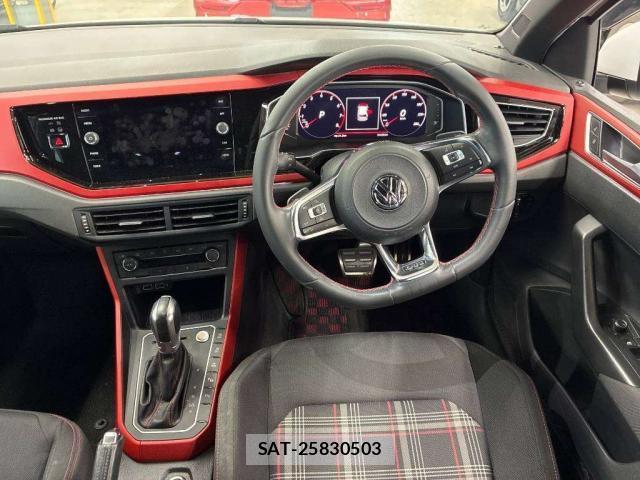 VolksWagen POLO 2019-03 8010204-2