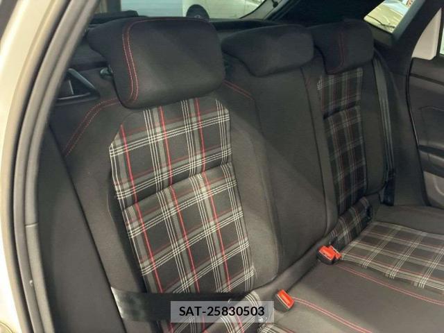 VolksWagen POLO 2019-03 8010204-5