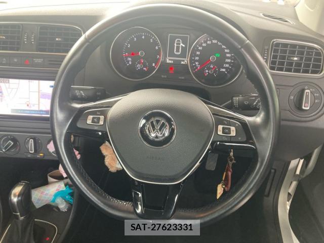 VolksWagen POLO 2016-05 8005227-14