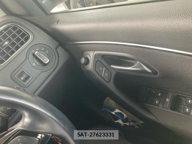 VolksWagen POLO 2016-05 8005227-19