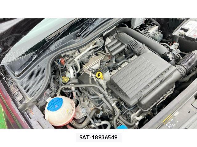 VolksWagen POLO 2015-08 8009808-16