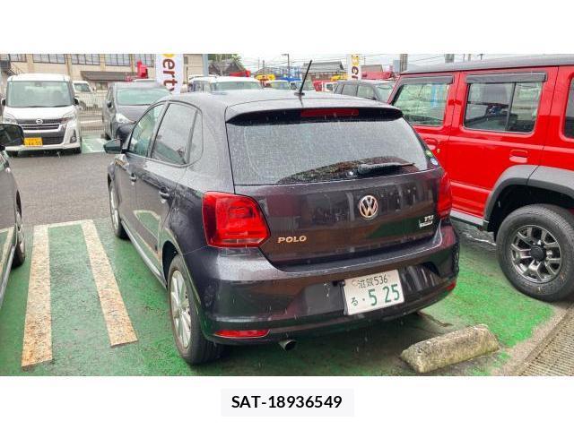 VolksWagen POLO 2015-08 8009808-2