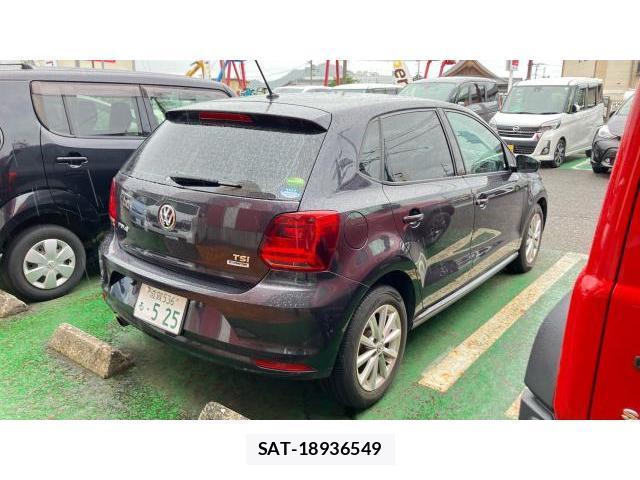 VolksWagen POLO 2015-08 8009808-3
