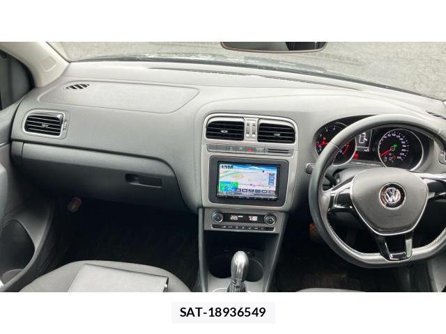 VolksWagen POLO 2015-08 8009808-5