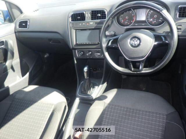 VolksWagen POLO 2016-03 8009999-5