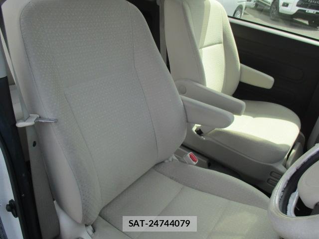 Toyota PORTE 2016-01 8003141-15