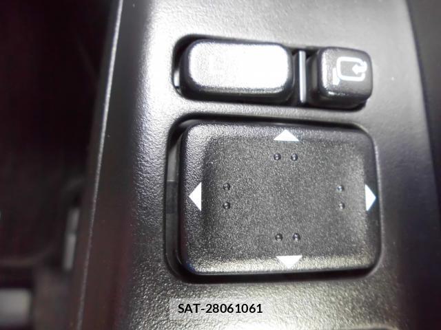 Mazda PREMACY 2013-07 8007089-12