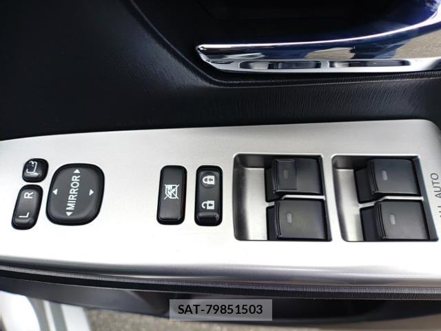 Toyota PRIUS ALPHA 2017-07 8005678-13