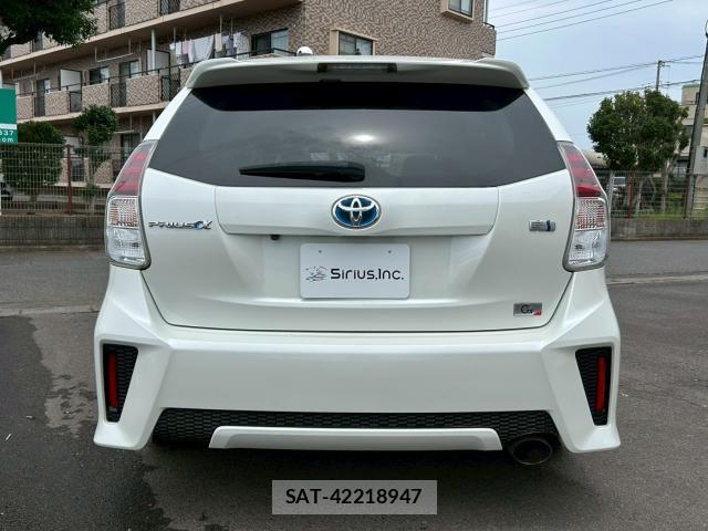 Toyota PRIUS ALPHA 2016-12 8006504-1