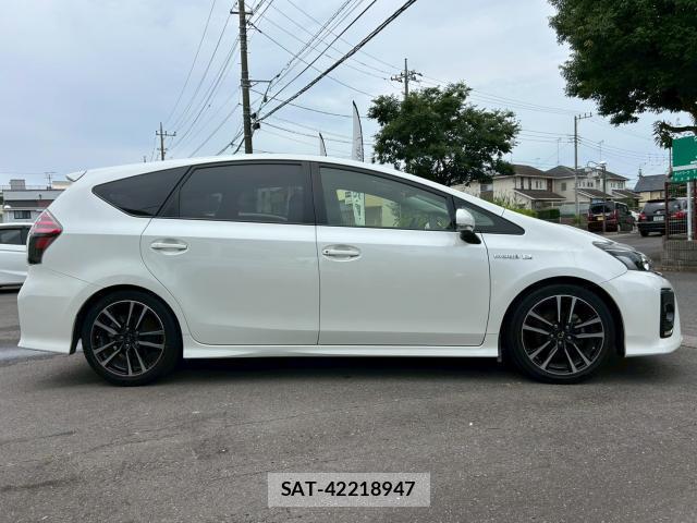 Toyota PRIUS ALPHA 2016-12 8006504-3