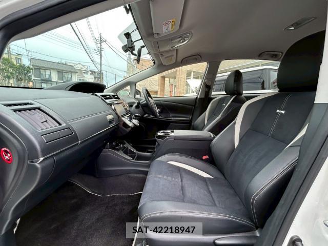 Toyota PRIUS ALPHA 2016-12 8006504-5