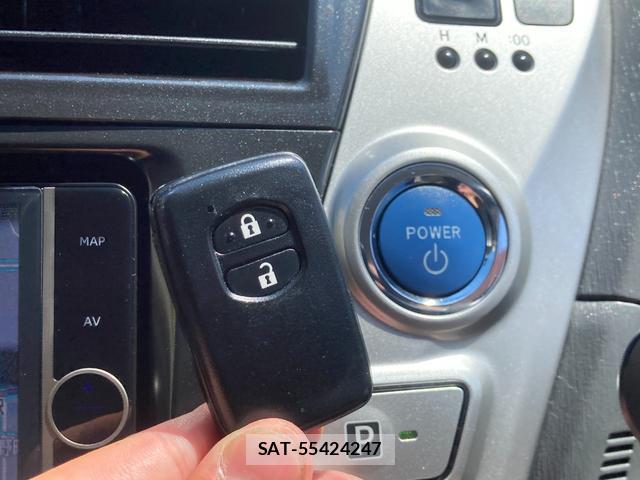 Toyota PRIUS ALPHA 2012-10 8007055-8
