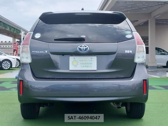 Toyota PRIUS ALPHA 2015-12 8007359-2