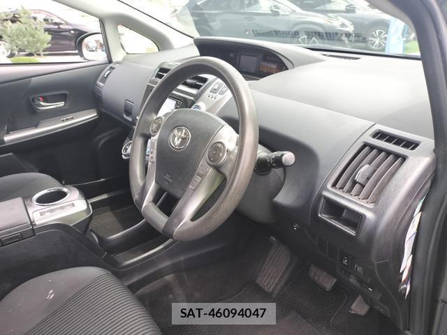 Toyota PRIUS ALPHA 2015-12 8007359-7