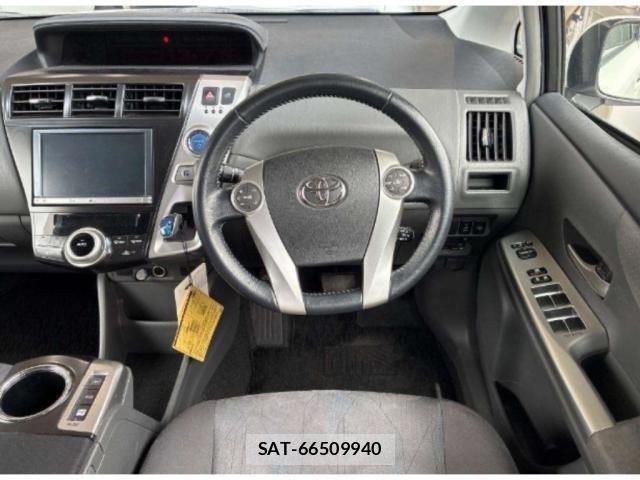 Toyota PRIUS ALPHA 2012-11 8008169-2
