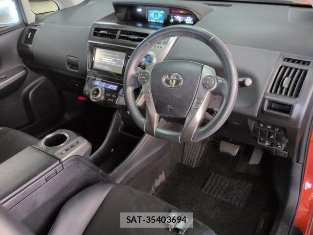 Toyota PRIUS ALPHA 2015-12 8010497-2