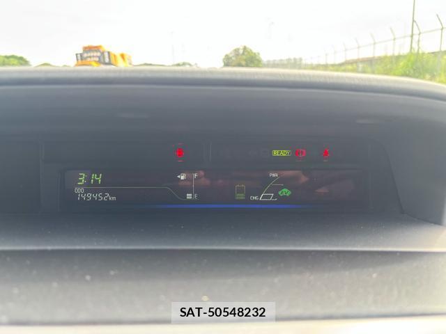 Toyota PRIUS ALPHA 2014-05 8010663-1