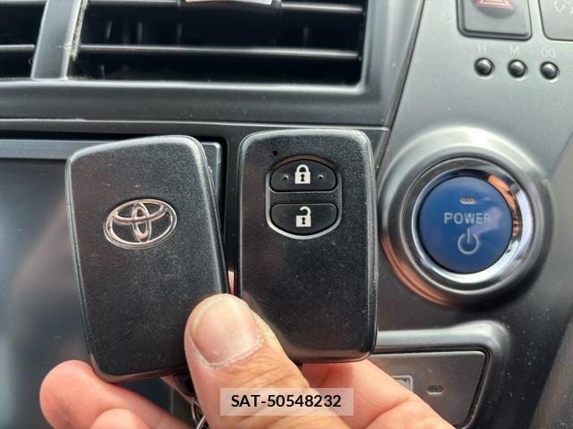 Toyota PRIUS ALPHA 2014-05 8010663-7