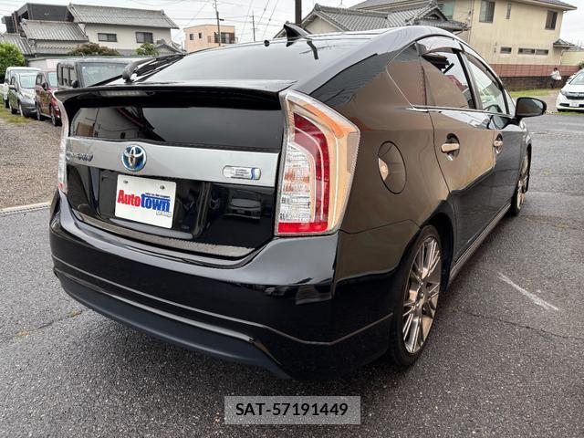 Toyota PRIUS PHV 2013-11 8003190-10