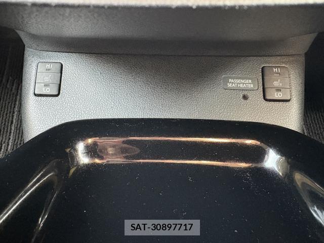 Toyota PRIUS PHV 2017-05 8003390-12