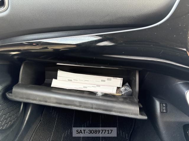 Toyota PRIUS PHV 2017-05 8003390-16