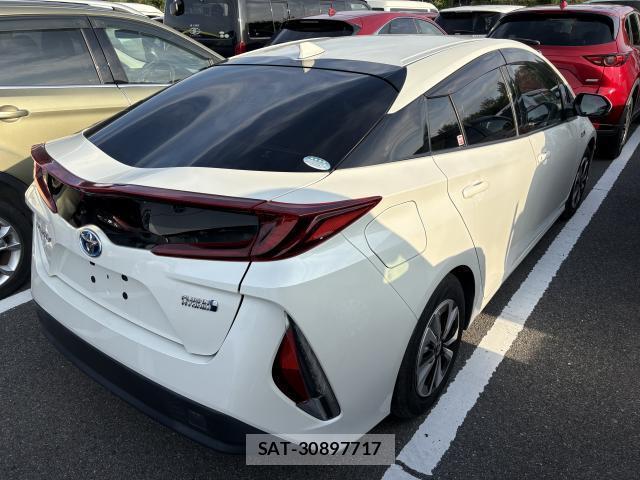 Toyota PRIUS PHV 2017-05 8003390-2