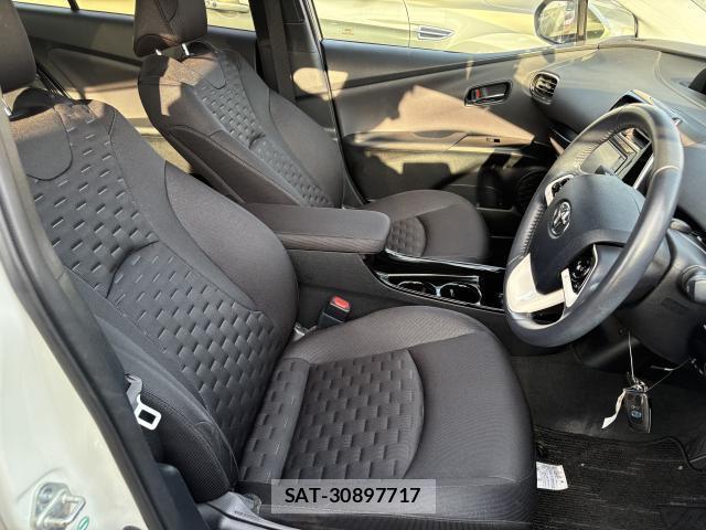 Toyota PRIUS PHV 2017-05 8003390-5