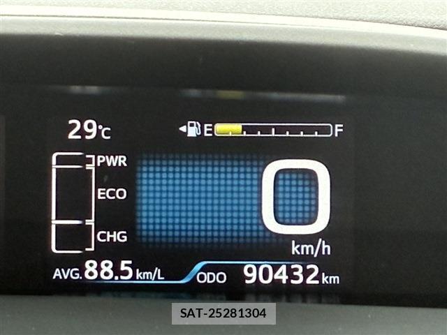 Toyota PRIUS PHV 2019-07 8008457-2