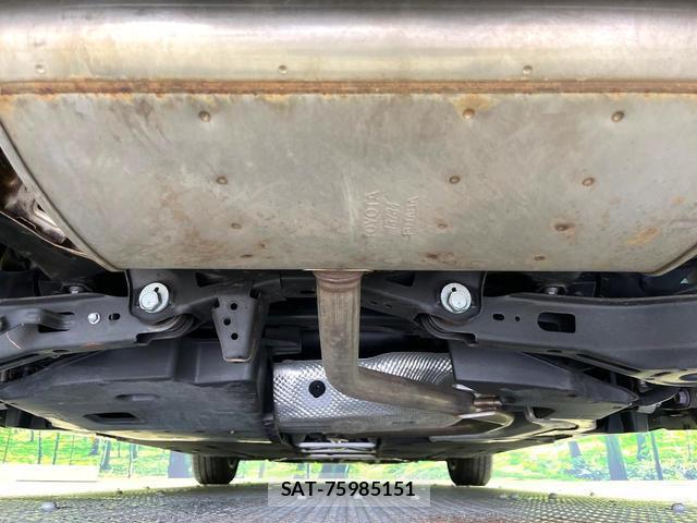 Toyota PRIUS PHV 2018-02 8008658-18
