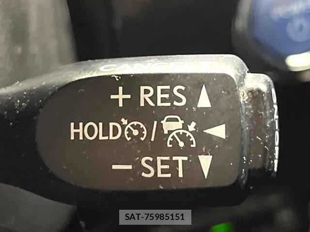 Toyota PRIUS PHV 2018-02 8008658-4