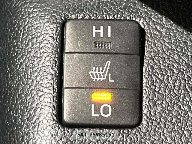 Toyota PRIUS PHV 2018-02 8008658-5