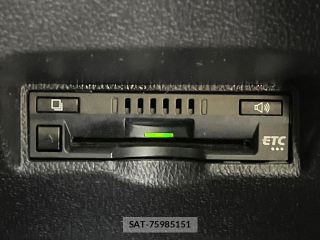 Toyota PRIUS PHV 2018-02 8008658-6