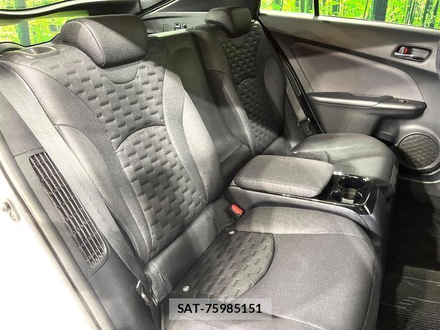 Toyota PRIUS PHV 2018-02 8008658-8