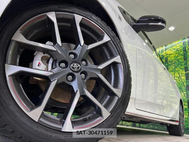 Toyota PRIUS PHV 2019-08 8011150-12
