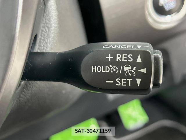 Toyota PRIUS PHV 2019-08 8011150-3