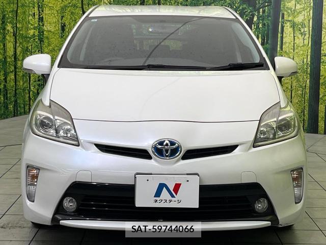 Toyota PRIUS 2015-11 8003134-13
