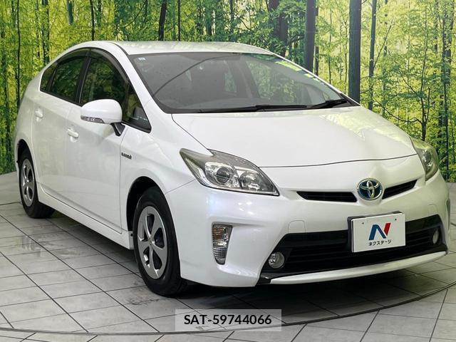 Toyota PRIUS 2015-11 8003134-15