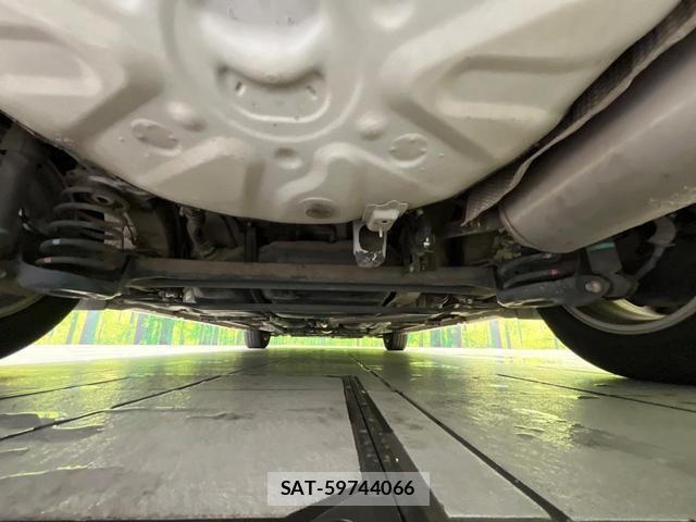 Toyota PRIUS 2015-11 8003134-18