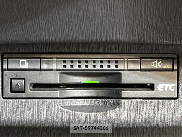 Toyota PRIUS 2015-11 8003134-5