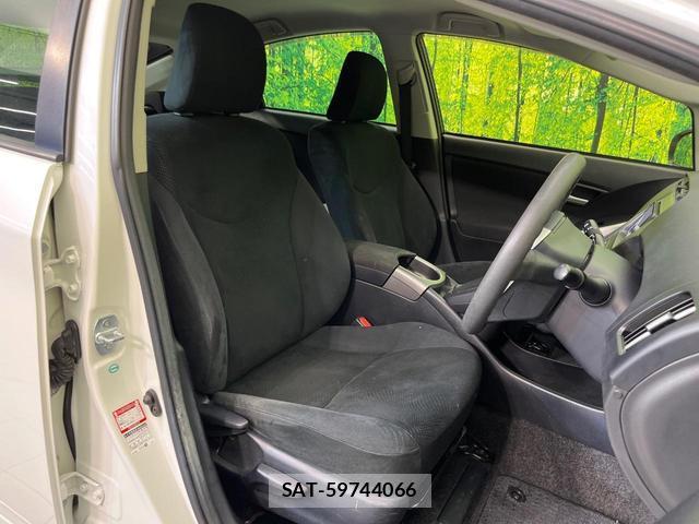Toyota PRIUS 2015-11 8003134-7