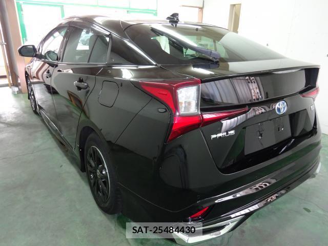 Toyota PRIUS 2019-06 8003241-11