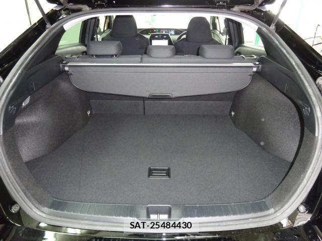 Toyota PRIUS 2019-06 8003241-13