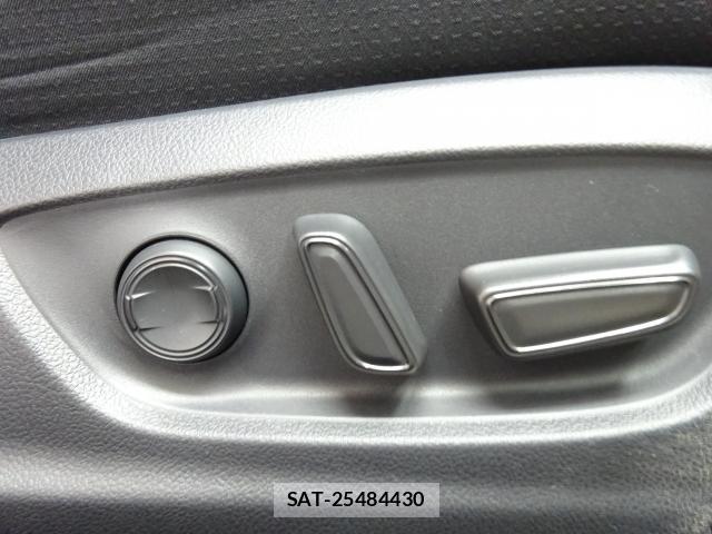 Toyota PRIUS 2019-06 8003241-17