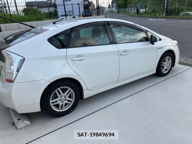 Toyota PRIUS 2009-11 8003773-12